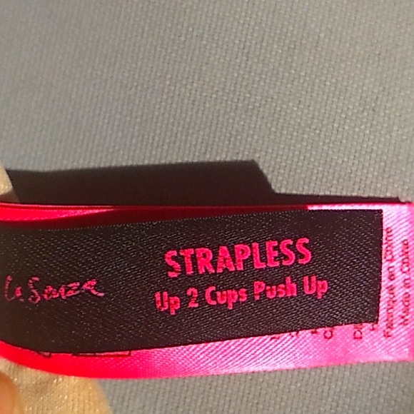 VICTORIA SECRET AND LA SENZA BRAS - Picture 2 of 6